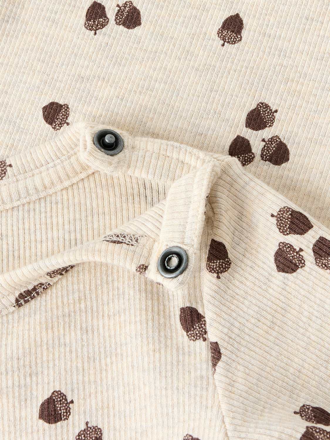 model_shot-front_full